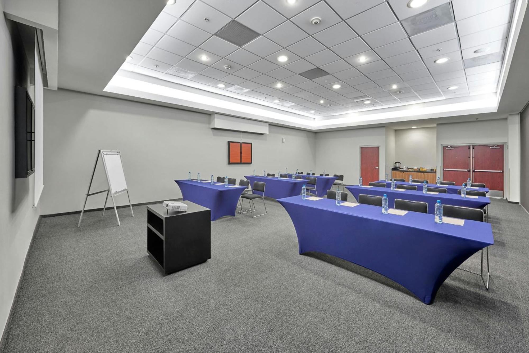 City Express By Marriott Queretaro Jurica Luaran gambar